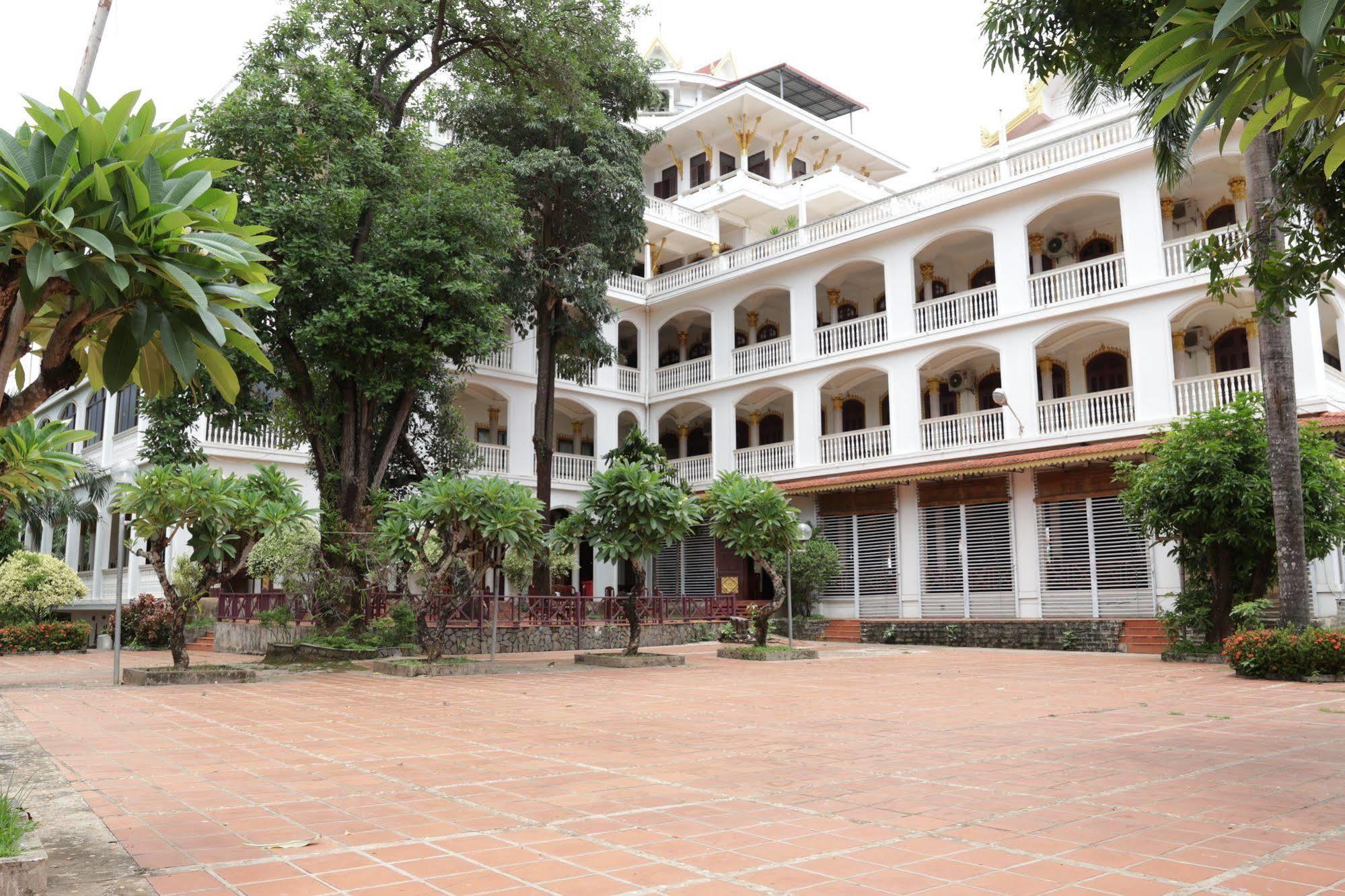 Champasak Palace Hotel Pakse Buitenkant foto
