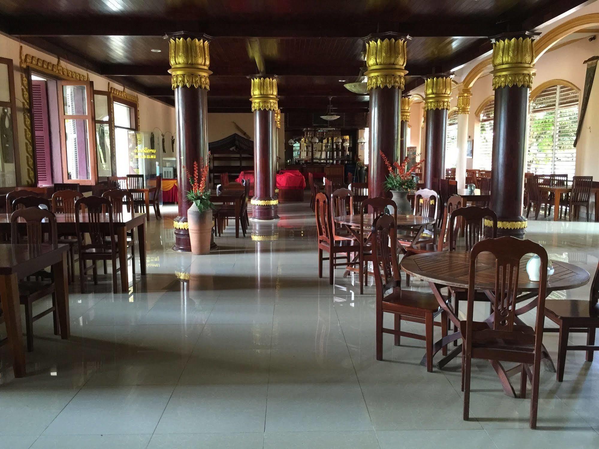 Champasak Palace Hotel Pakse Buitenkant foto