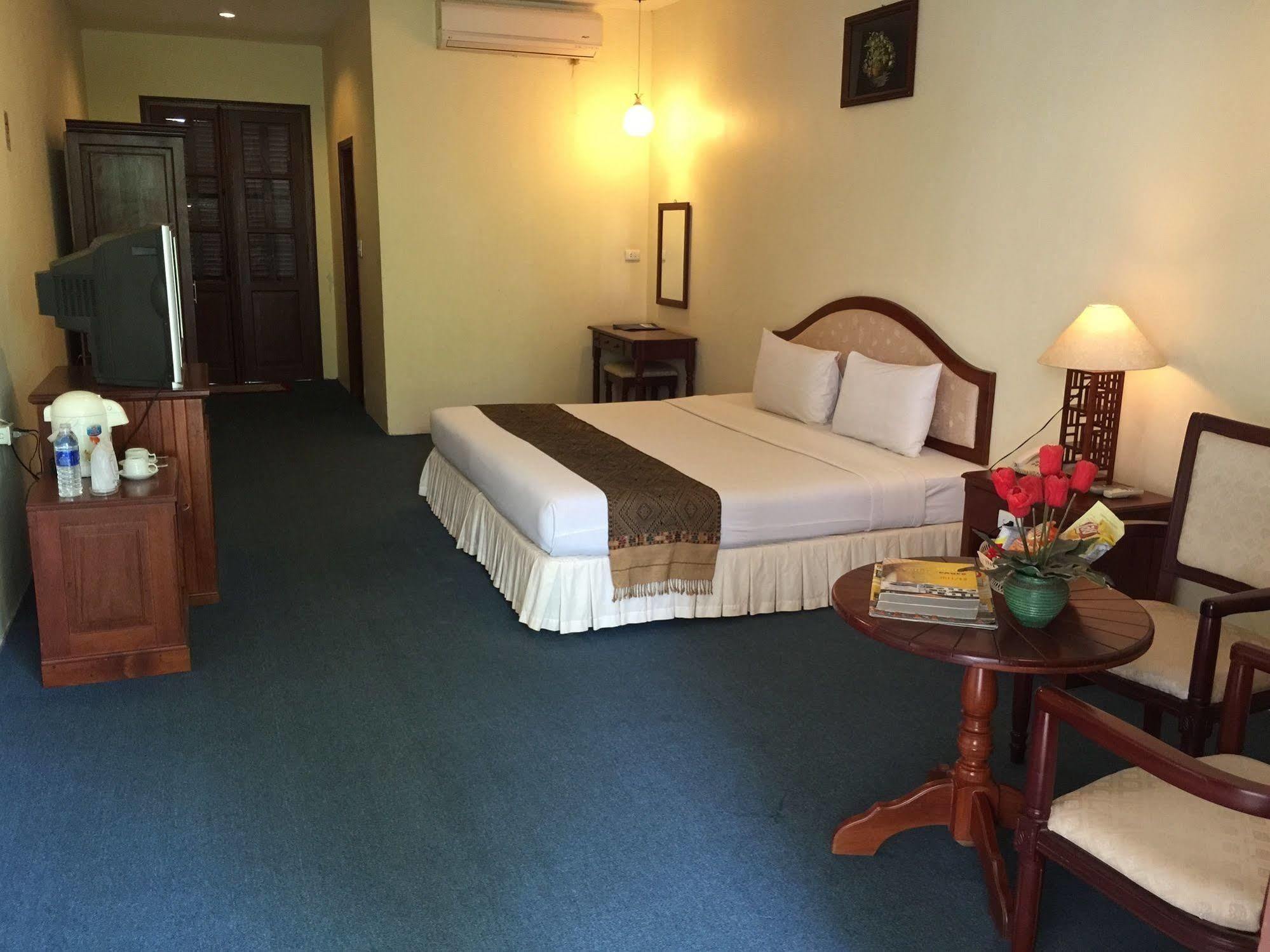 Champasak Palace Hotel Pakse Buitenkant foto