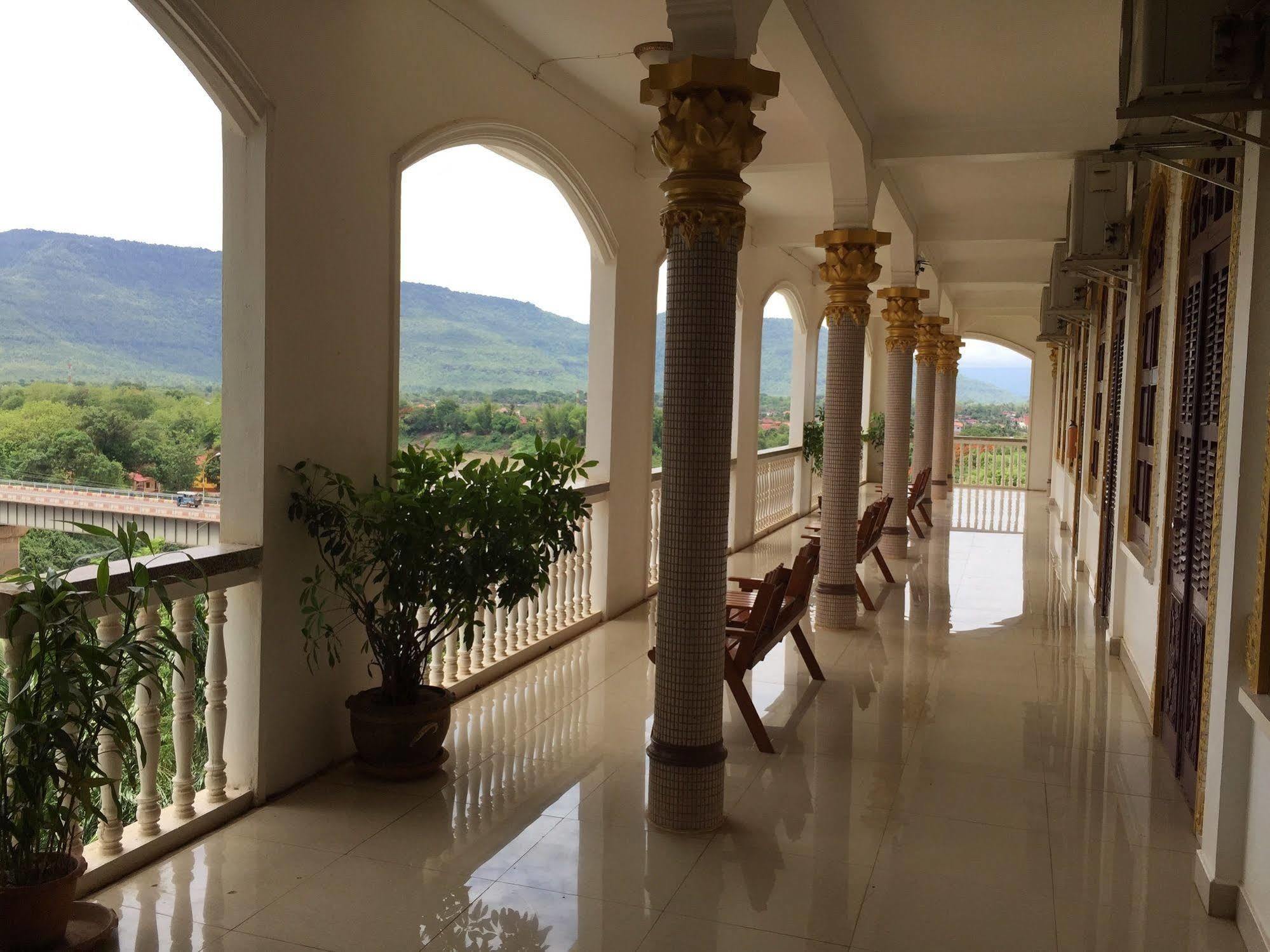 Champasak Palace Hotel Pakse Buitenkant foto