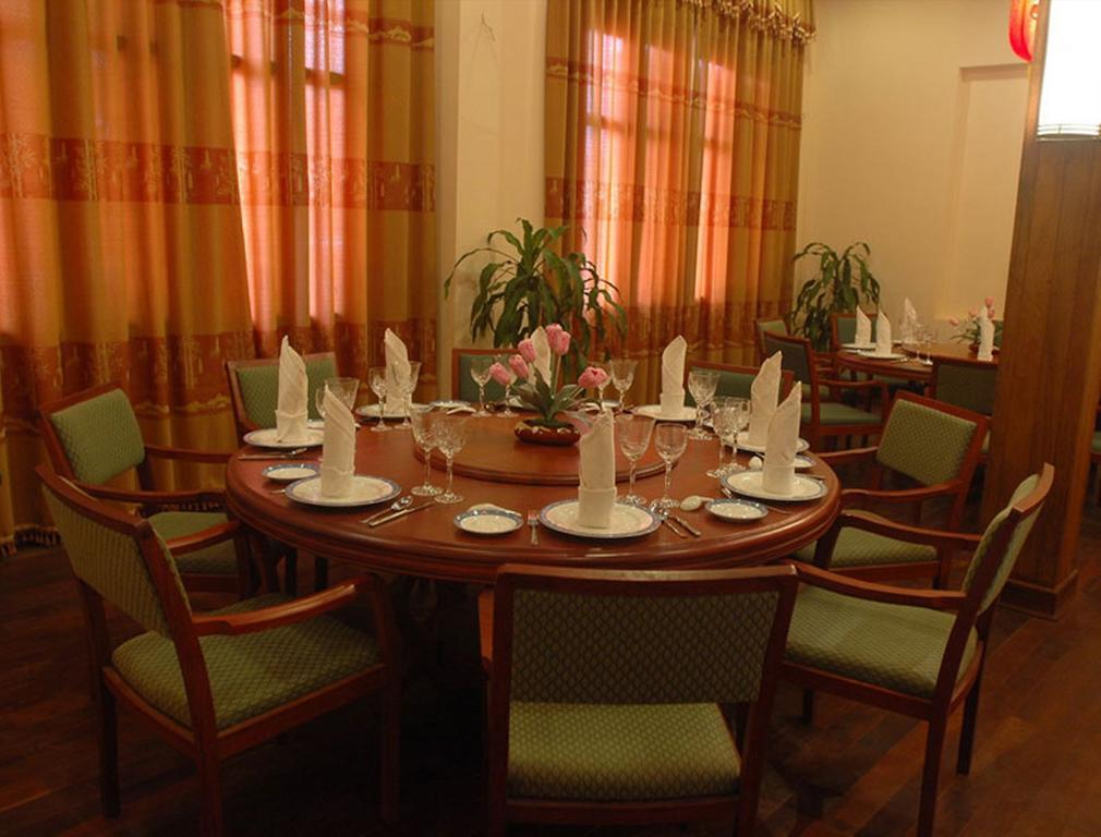 Champasak Palace Hotel Pakse Buitenkant foto