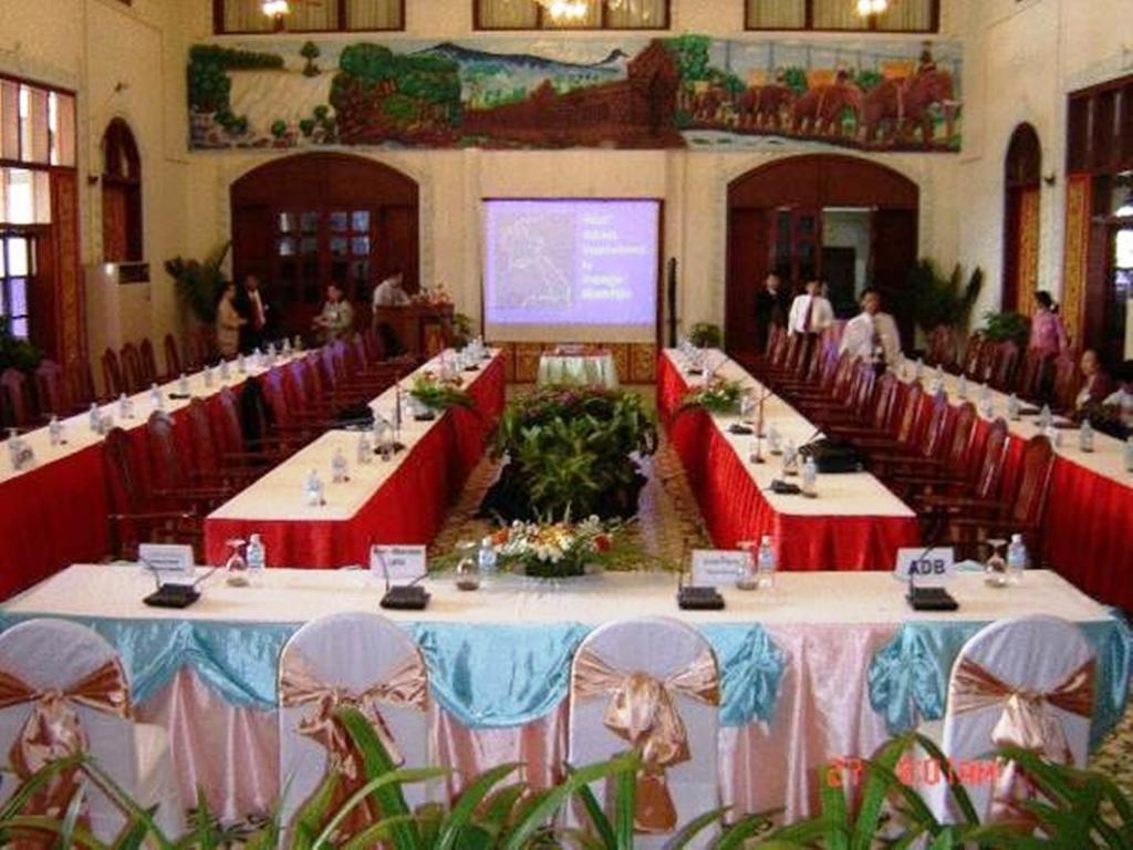Champasak Palace Hotel Pakse Buitenkant foto